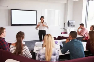 Khóa Học Sơ Cấp Công Tác Xã Hội